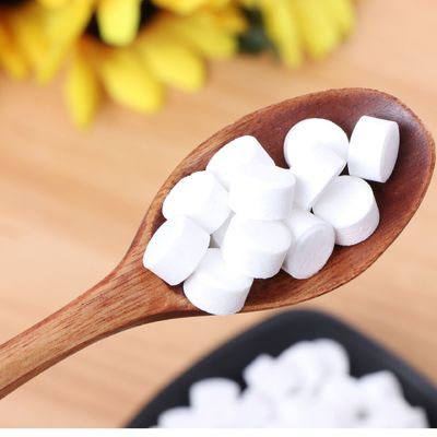 Disinfezione Compresse effervescenti con ingrediente attivo Dicloroisocianurato di sodio 2 anni Durata di conservazione 3 cm X 3 cm