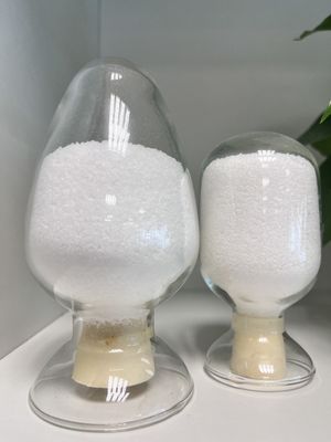 Flocculante anionico di formula chimica del poliacrilammide APAM utilizzato nello sfruttamento del giacimento di petrolio